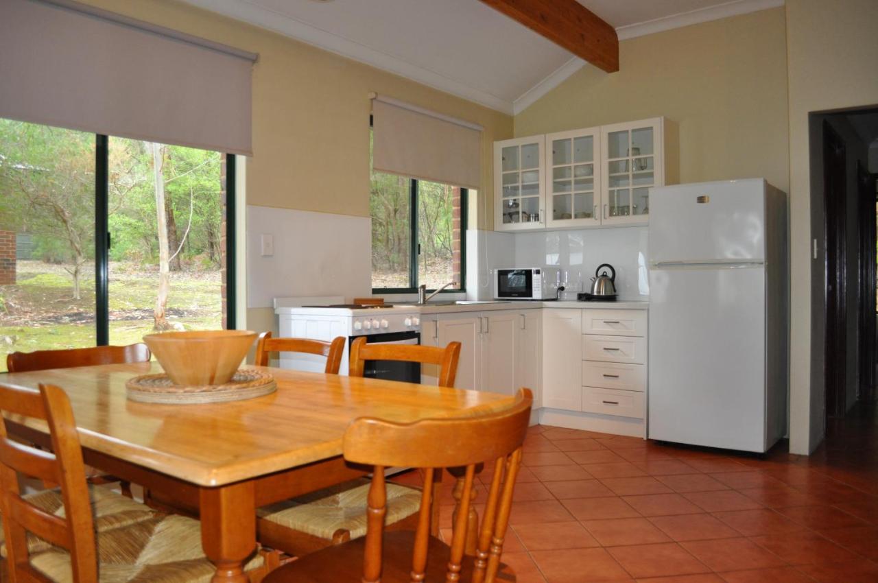 Karri Valley Chalets Pemberton Eksteriør billede